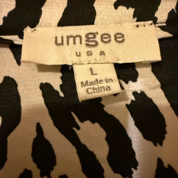 Umgee Black and White Leopard Button Down Shirt - Picture 4 of 4